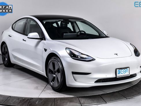 Used 2021 Tesla Model 3 Standard Range Plus image 1