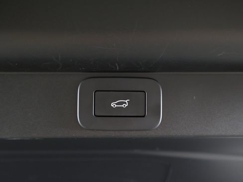 Used 2023 Land Rover Range Rover SV image 23