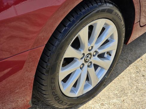 Used 2018 Toyota Camry LE FWD image 9