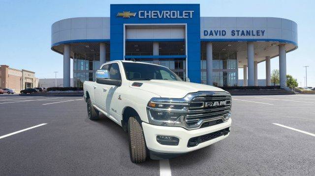 Used 2026 RAM 2500 Laramie AWD/4WD image 2