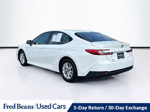 Used 2025 Toyota Camry LE FWD image 5