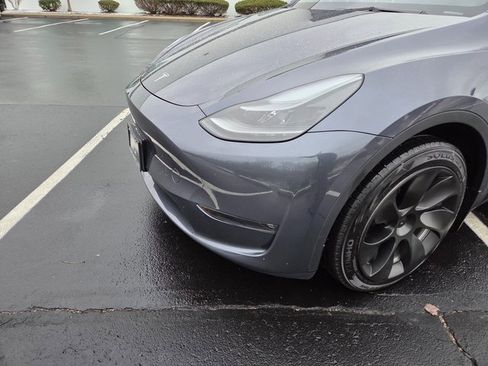 Used 2023 Tesla Model Y Long Range image 12
