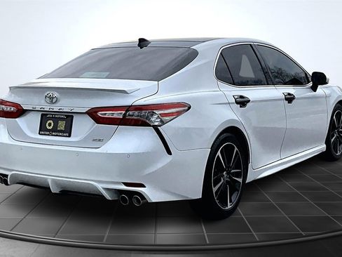 Used 2019 Toyota Camry XSE image 6