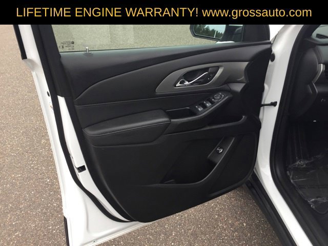 Used 2024 Chevrolet Traverse LT w/ Rear Camera Mirror Package AWD/4WD image 12