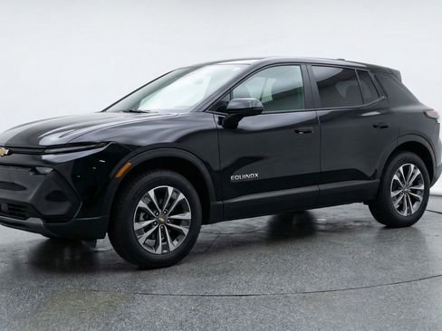 Used 2025 Chevrolet Equinox LT FWD image 3