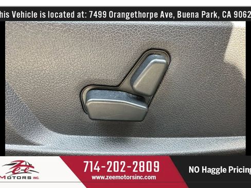 Used 2005 Chrysler 300 SRT8 w/ SRT Option Group II image 26