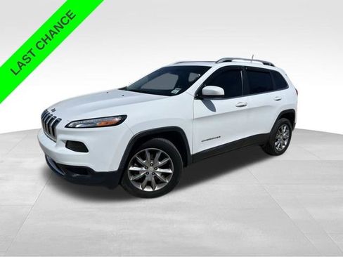 Used 2018 Jeep Cherokee Limited FWD image 2