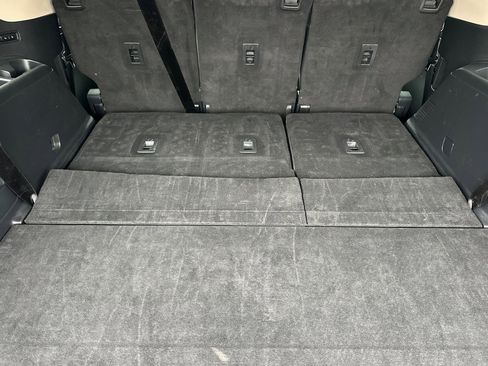 Used 2024 Ford Expedition Max XLT image 16