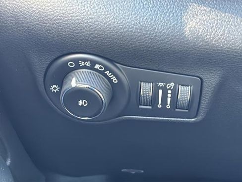 New 2026 Jeep Compass Latitude image 32