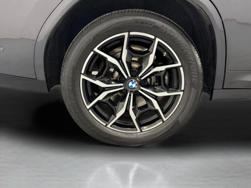 Used 2023 BMW X4 xDrive30i w/ M Sport Package image 9