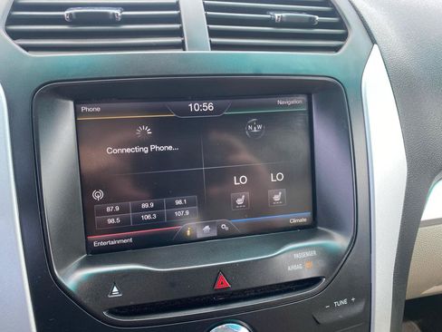 Used 2014 Ford Explorer XLT w/ Equipment Group 202A FWD image 16