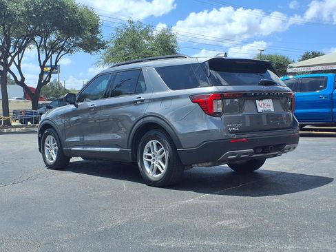 Certified 2025 Ford Explorer Active w/ Active Comfort Package RWD image 8