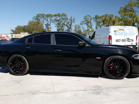 Used 2017 Dodge Charger R/T Scat Pack image 9