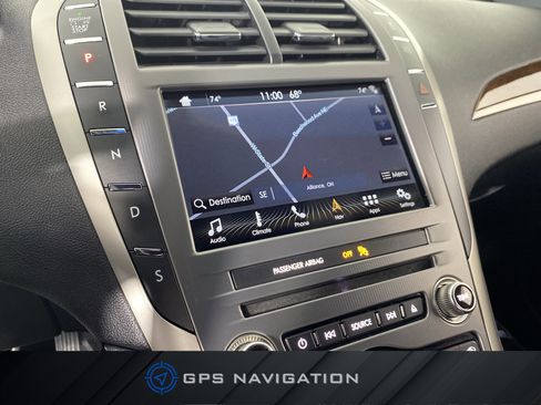 Used 2017 Lincoln MKZ Reserve FWD image 2
