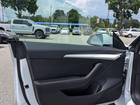 Used 2023 Tesla Model 3 Standard Range RWD image 9