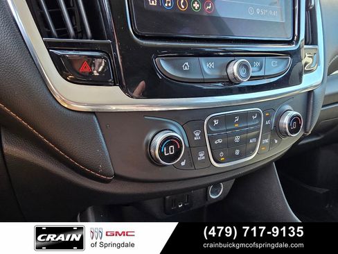 Used 2020 Chevrolet Traverse LT FWD image 18