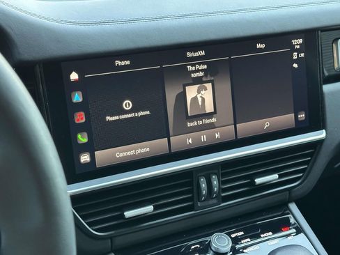 Certified 2023 Porsche Cayenne Turbo image 28