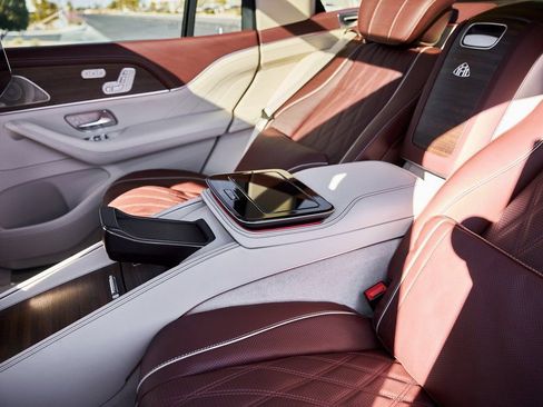 Used 2026 Mercedes-Benz Maybach GLS 600 4MATIC image 50