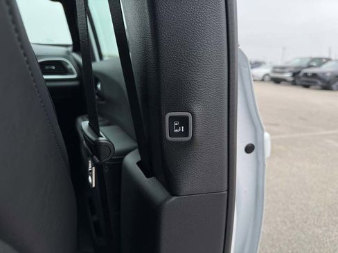 New 2026 Chrysler Pacifica Select image 22