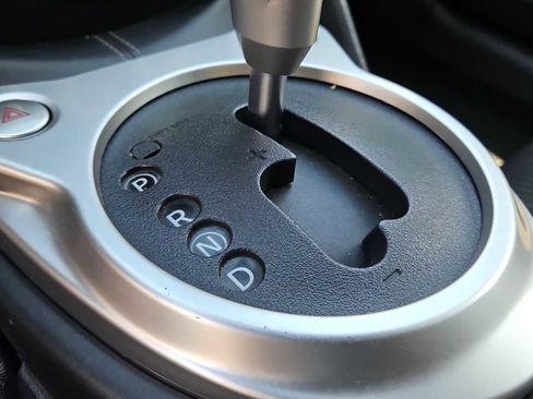Used 2020 Nissan 370Z Coupe RWD image 20