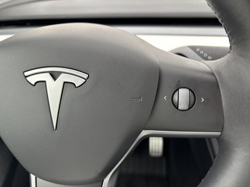 Used 2022 Tesla Model Y Performance AWD/4WD image 14