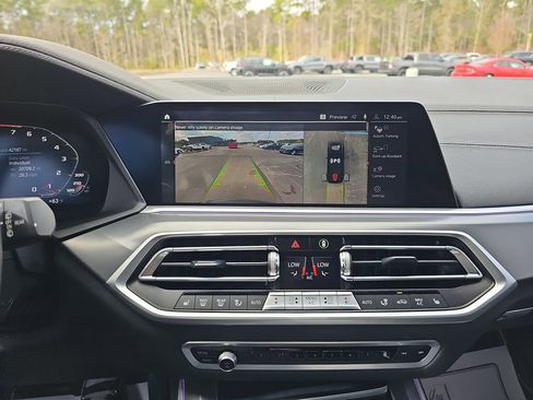 Used 2022 BMW X5 xDrive40i w/ Premium Package image 29