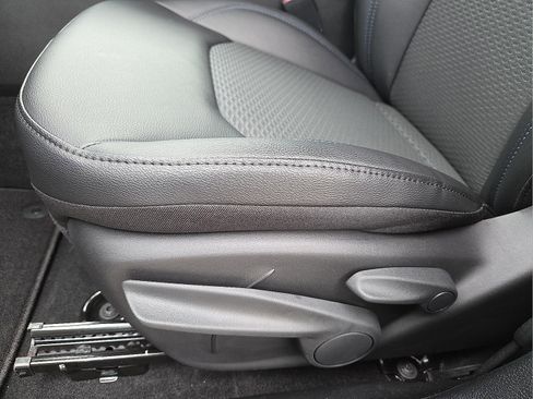 New 2026 Jeep Compass Latitude image 14