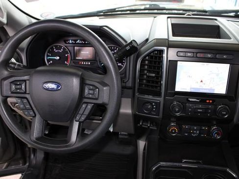 Used 2022 Ford F450 XLT w/ FX4 Off-Road Package image 29