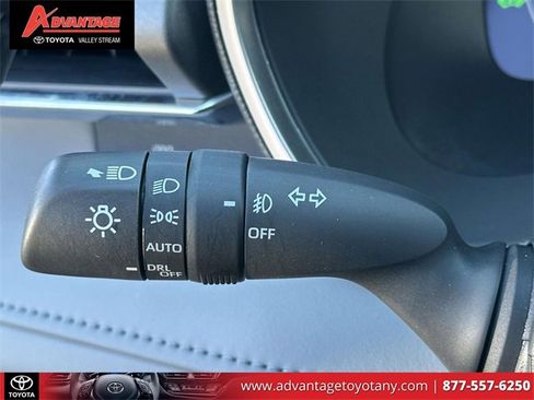 Used 2023 Toyota Highlander Limited image 27