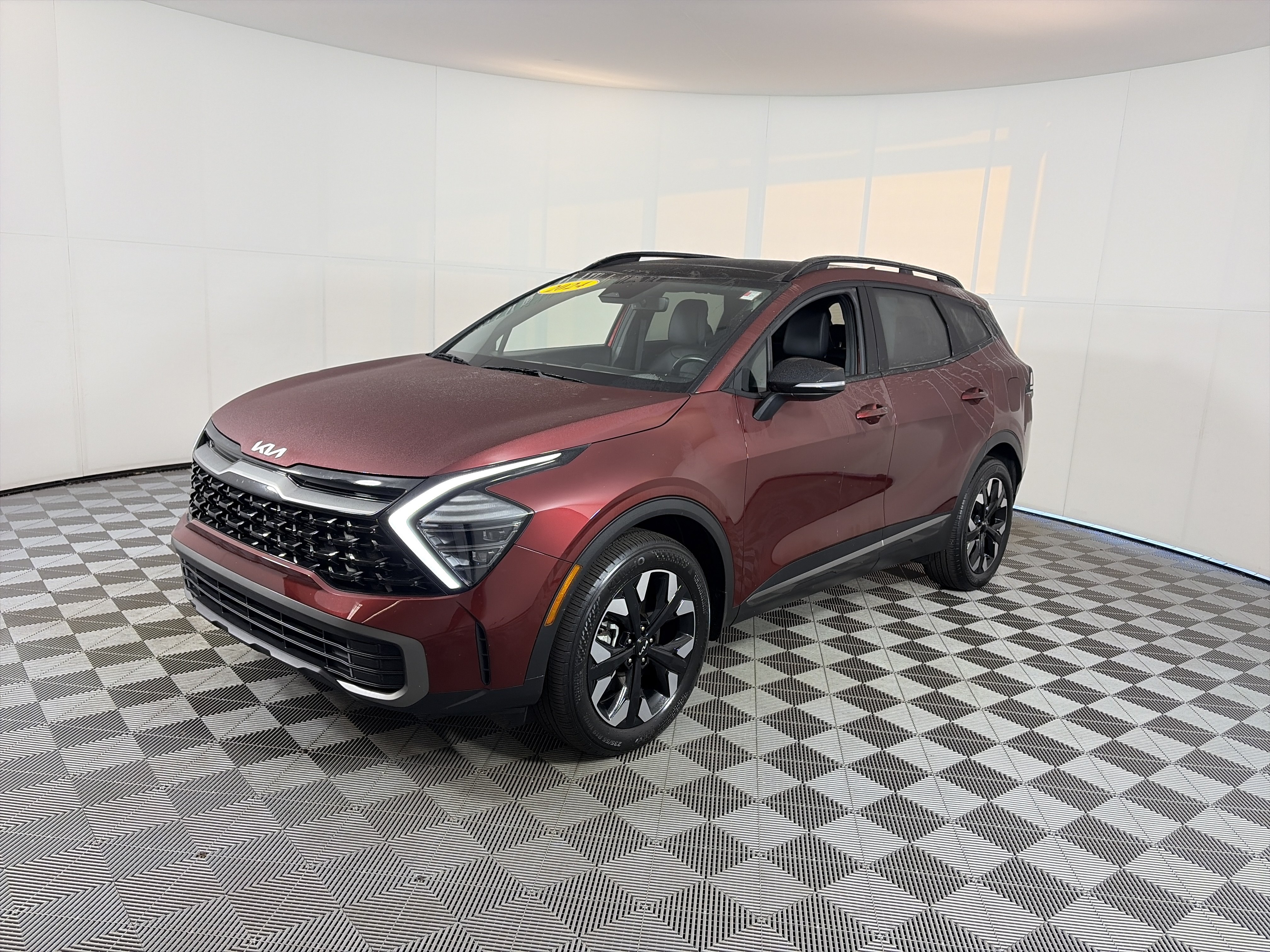 Certified 2024 Kia Sportage X-Line w/ X-Line Premium Package AWD/4WD image 2