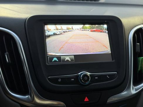 Used 2018 Chevrolet Equinox LS FWD image 27