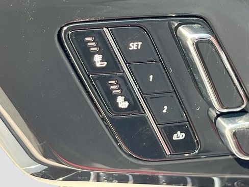New 2026 Cadillac Optiq Sport 1 w/ LPO, Floor Liner Package AWD/4WD image 20