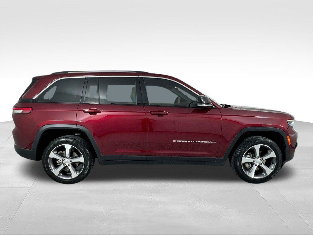 Used 2023 Jeep Grand Cherokee Limited RWD image 8