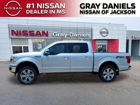 Used 2018 Ford F150 Lariat w/ Equipment Group 502A Luxury AWD/4WD image 4