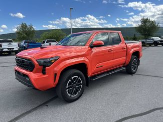 Used 2024 Toyota Tacoma TRD Sport w/ TRD Sport Upgrade Package AWD/4WD video 3