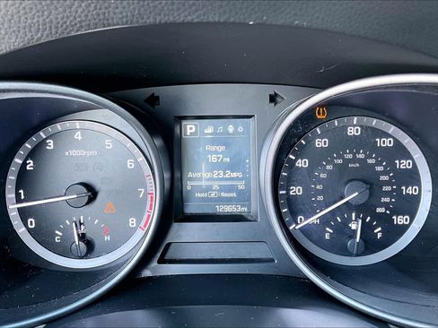 Used 2018 Hyundai Santa Fe Sport image 24