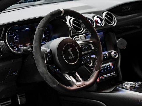 Used 2021 Ford Mustang Shelby GT500 w/ Carbon Fiber Track Pack image 48