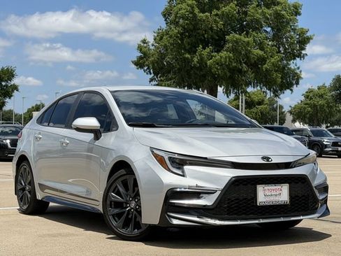 Certified 2025 Toyota Corolla SE FWD image 2