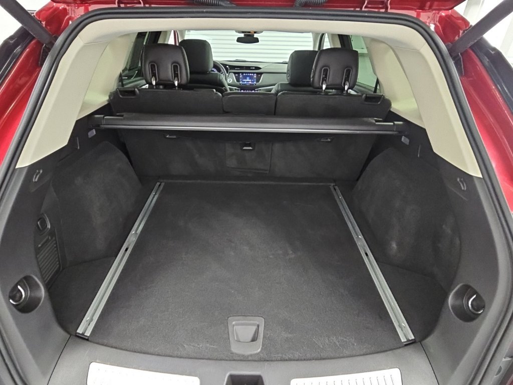Used 2017 Cadillac XT5 Premium Luxury FWD image 35