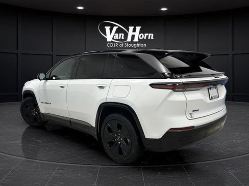 Used 2024 Jeep Wagoneer Launch Edition image 3