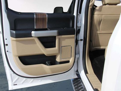 Used 2016 Ford F150 Lariat image 23