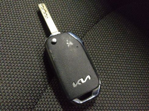 Used 2023 Kia Forte LXS w/ LXS Technology Package image 32