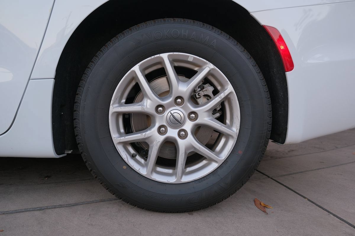 Used 2024 Chrysler Pacifica Touring-L FWD image 36