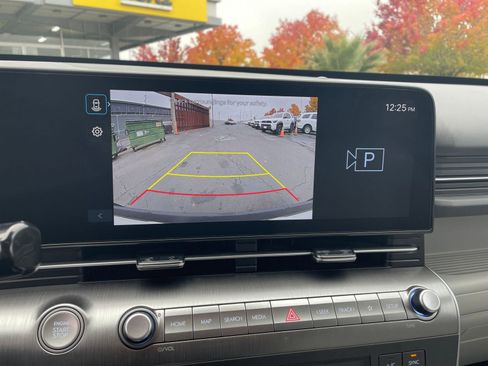 Used 2025 Hyundai Kona SEL image 17