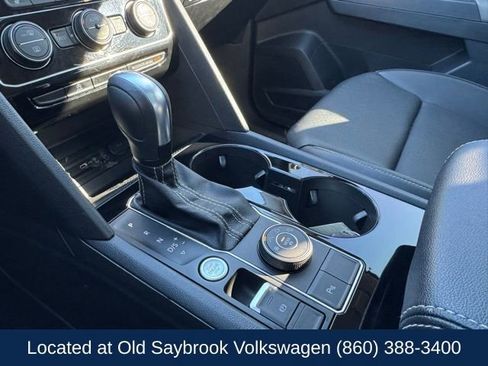 Used 2021 Volkswagen Atlas SEL R-Line image 40