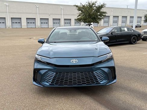 Used 2025 Toyota Camry XSE image 9