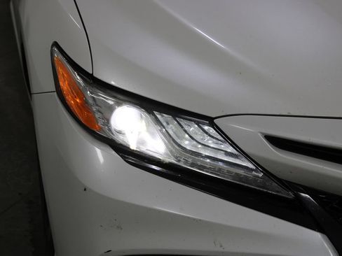Used 2020 Toyota Camry XSE FWD image 12