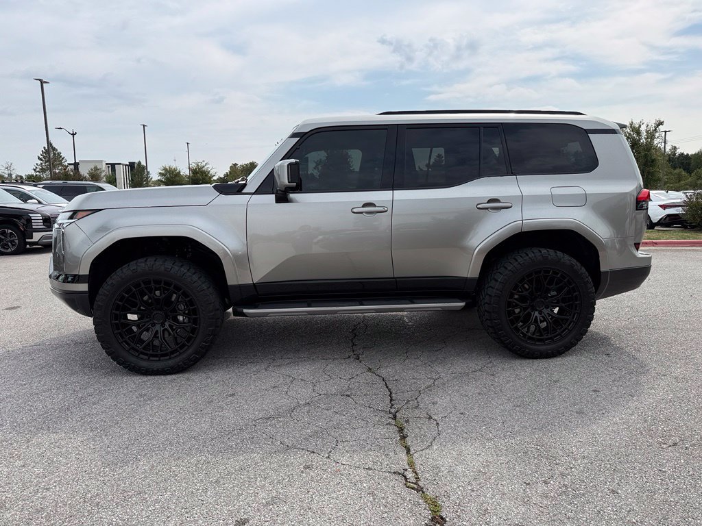 Used 2026 Lexus GX 550 w/ Accessory Package (2T) AWD/4WD image 4