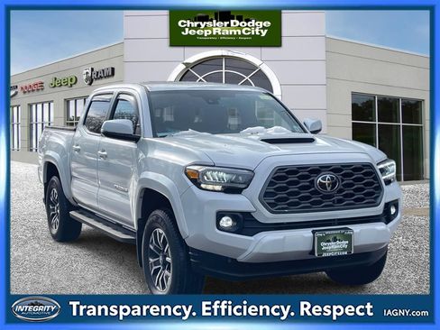 Used 2023 Toyota Tacoma TRD Sport image 1