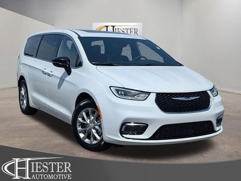 New 2026 Chrysler Pacifica Limited FWD image 1